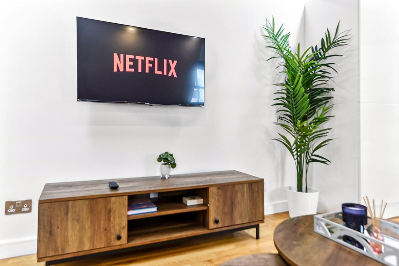 Spacious Contemporary 2 Bed Flat, Central Londen Buitenkant foto